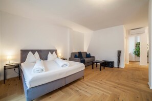 1 bedroom, free WiFi, bed sheets - Apartment "Sabine G" with Mountain View, A/C, Wi-Fi & Balcony (Meran)