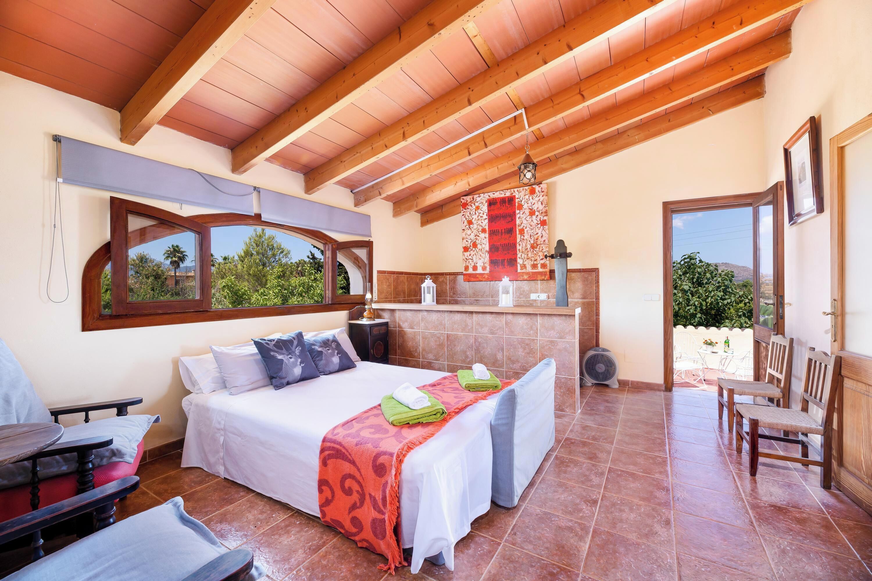 3 habitaciones, tabla de planchar con plancha y wifi gratis 