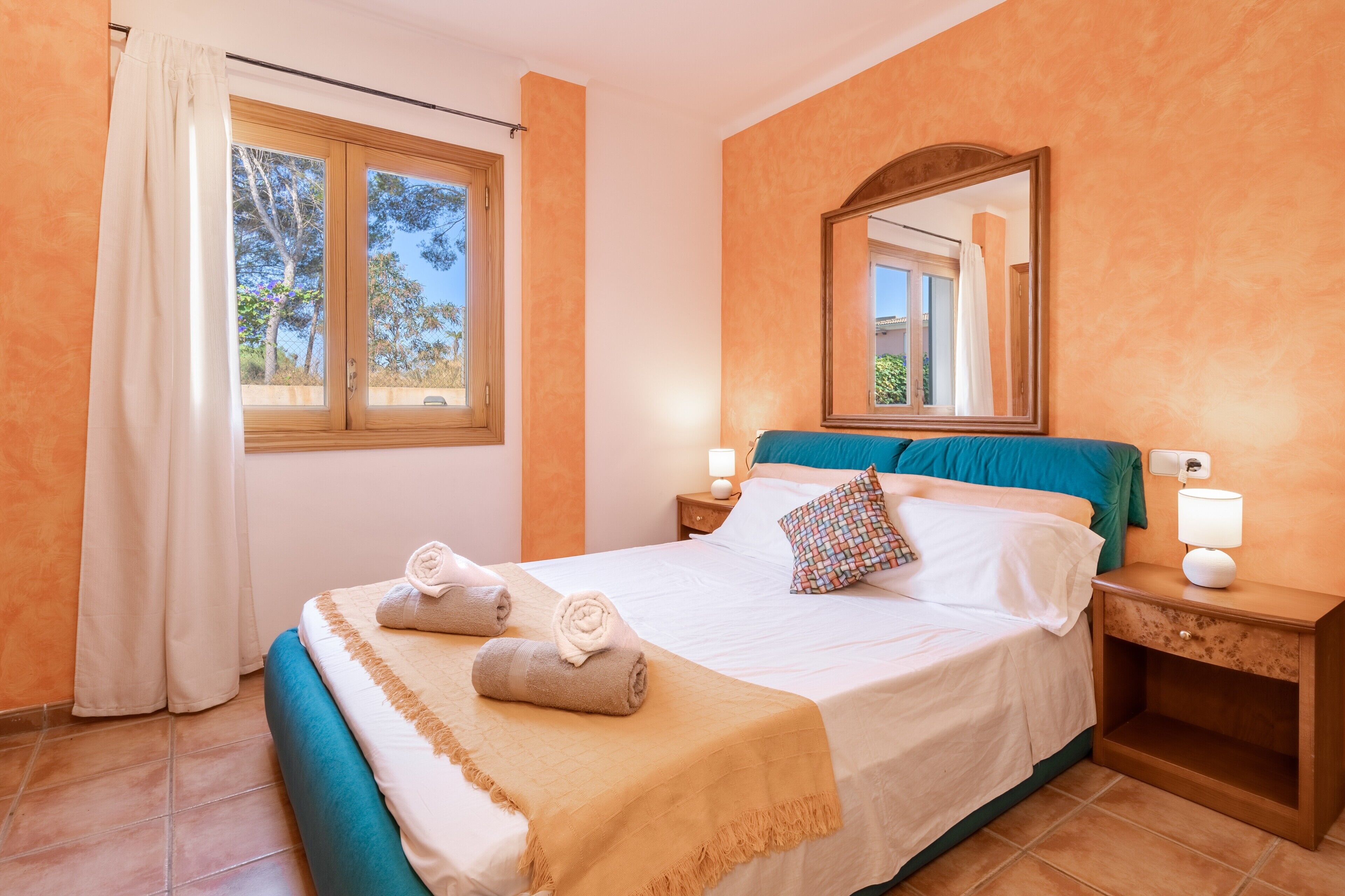 2 habitaciones, tabla de planchar con plancha y wifi gratis 