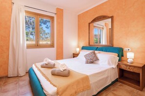 2 slaapkamers, een strijkplank/strijkijzer, gratis wifi, beddengoed