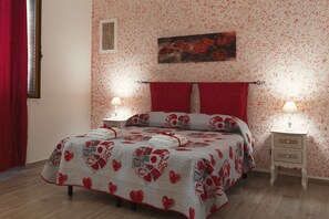 1 Schlafzimmer, Bügeleisen/Bügelbrett, Bettwäsche