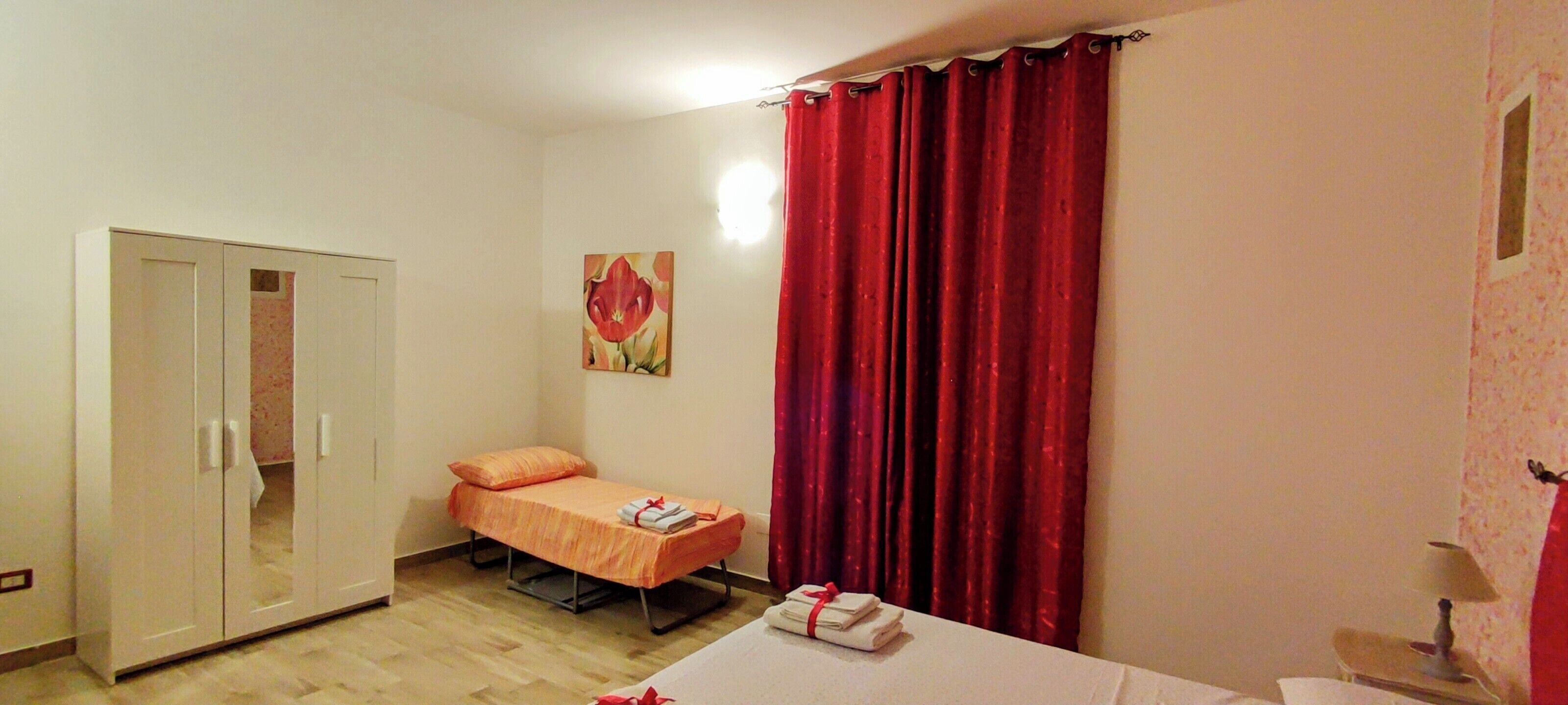 1 chambre, fer et planche à repasser, draps fournis