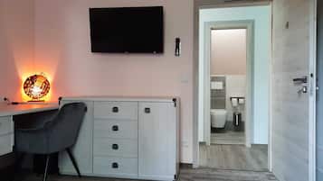 1 Schlafzimmer, Zimmersafe, Schreibtisch, Reisekinderbett