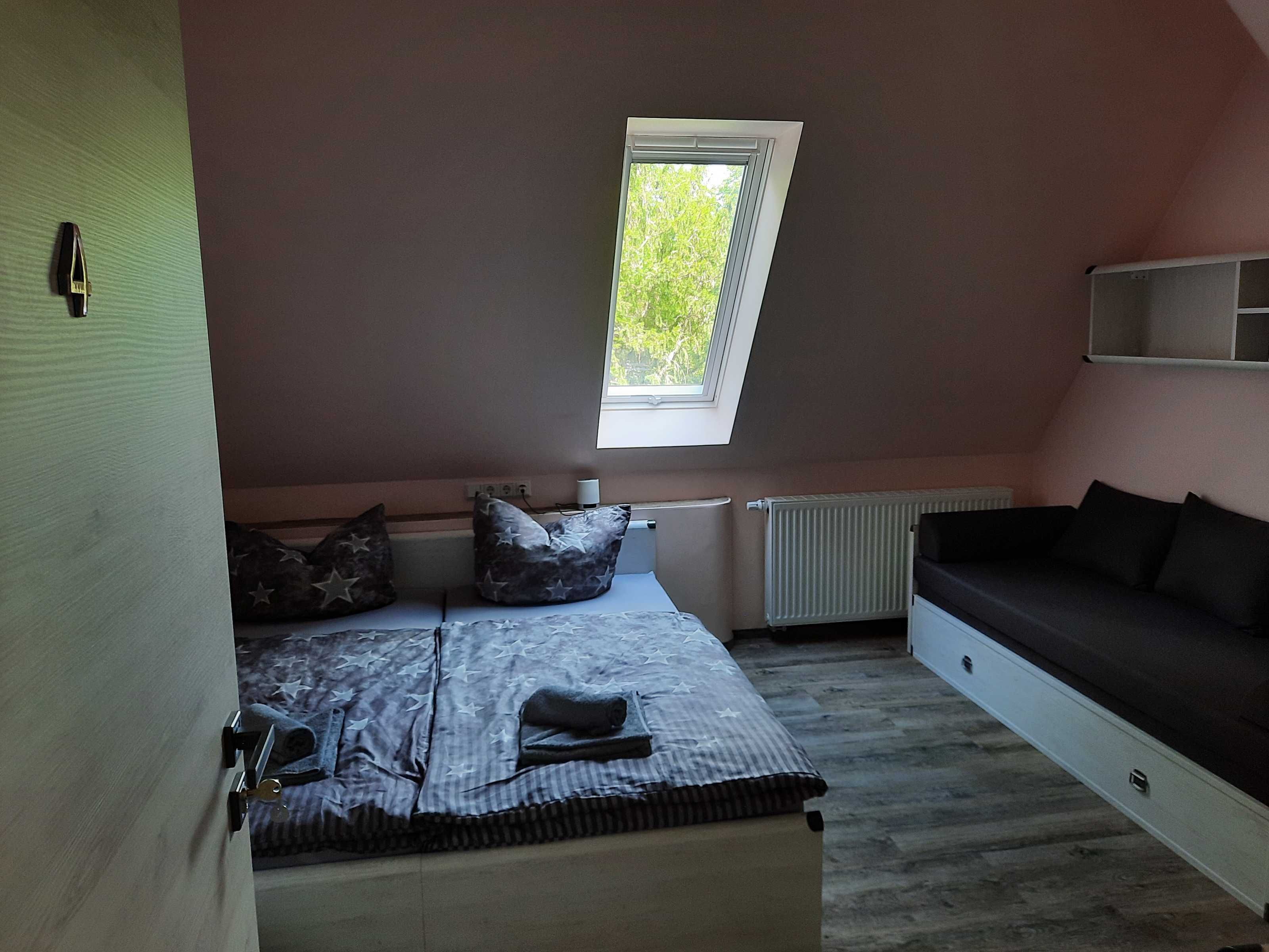 1 Schlafzimmer, Zimmersafe, Schreibtisch, Reisekinderbett