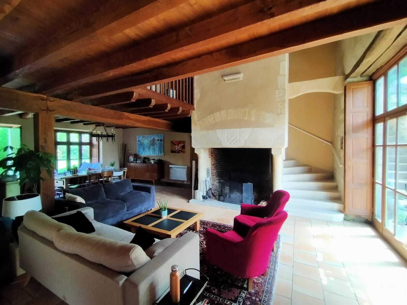 Smart-TV, Videospiele, Bücher, Stereoanlage