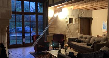 Vaste Demeure de 1800 au Coeur de la Dordogne