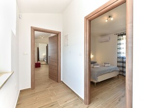 3 bedrooms, Internet - House 2105/39330 (Istria - Divšići), 12000m from the beach (Divšići)