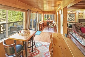 TV, fireplace, table football - Close to Ski Slopes, Lake, and National Forest! Game Room w/ Pool Table! Pet Friendly! (Big Bear Lake)