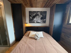 2 bedrooms