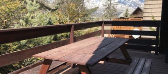 Chalet 3 Pièces avec Terrasse et Parking Gratuit