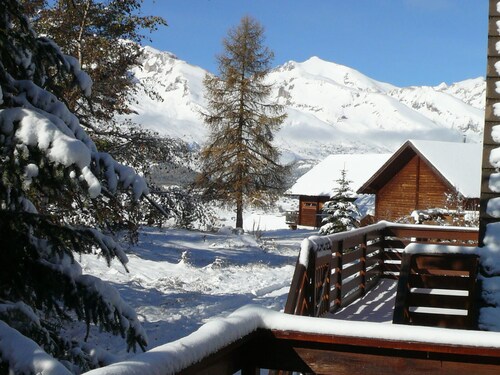 3-Zimmer-Chalet mit Terrasse und Kostenlosem Parkplatz