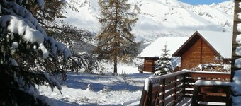 3-Room Chalet with Terrace and Free Parking