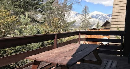 "Charming Chalet with Mountain Views, 5 Min Walk to Slopes - Le Jardin Alpin"