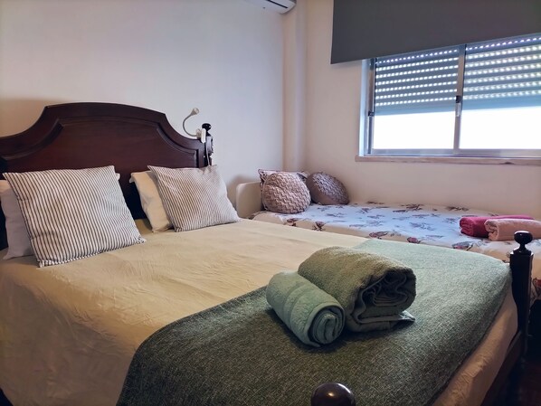 1 chambre, fer et planche à repasser, Wi-Fi gratuit, draps fournis