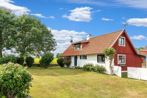 Exterior - Cozy typical summer house 800 m from the sea (Båstad)