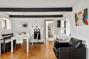 Dining - Cozy typical summer house 800 m from the sea (Båstad)