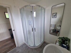 Bathroom - Oak Tree Cabin (Fivemiletown)