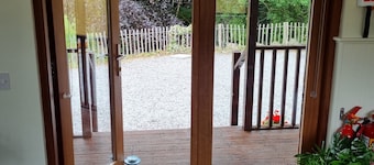 Oak Tree Cabin