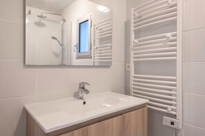 Badewanne, Haartrockner