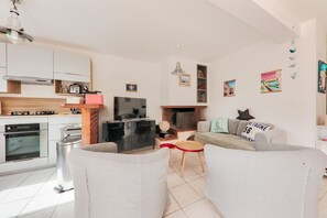 Fernseher, Kamin