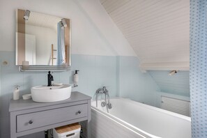 Badekar og hårføner