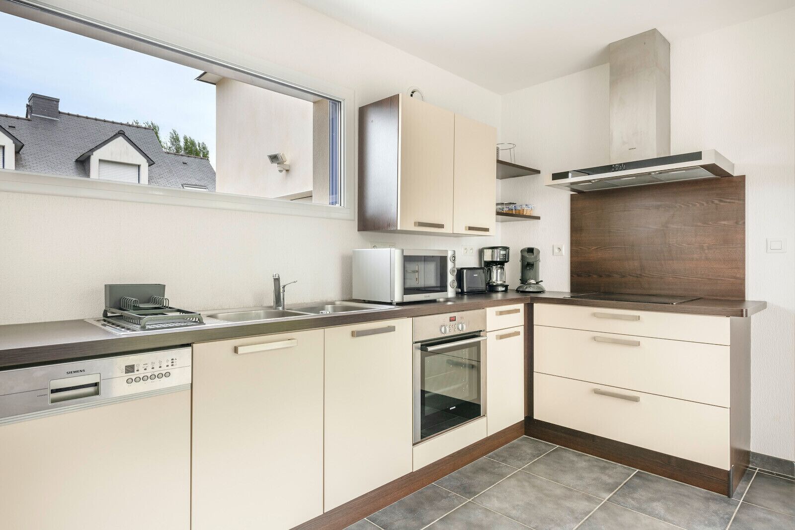 Kühlschrank, Mikrowelle, Ofen, Geschirrspüler