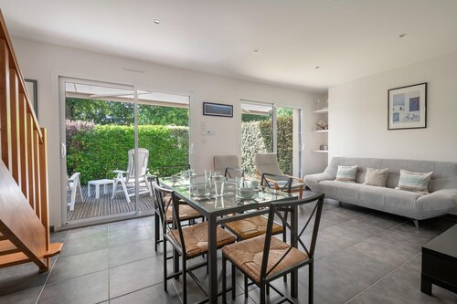 200m from Port de Crouesty, House for 6