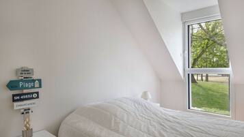 2 bedrooms, iron/ironing board, free WiFi