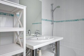 Badewanne, Haartrockner