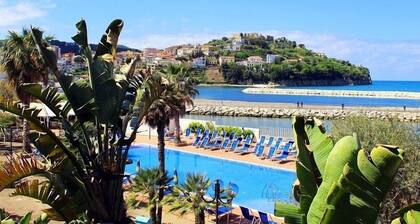 SWEET ITALIAN SEA LIFE, RELAX, COMFORT, FUN and CULTURE