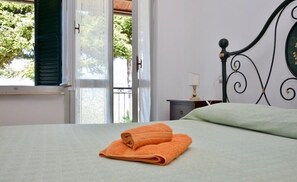 6 Schlafzimmer, Reisekinderbett, WLAN, Bettwäsche