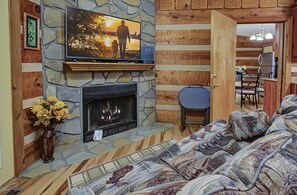 Smart TV, chimenea y videojuegos