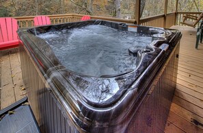 Terrace/patio - Enjoy Fishing|Tubing|Hot Tub| in a Riverside Cabin (Cosby)