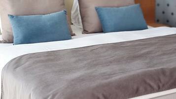 Standard Double Room | Soundproofing, iron/ironing board, free WiFi