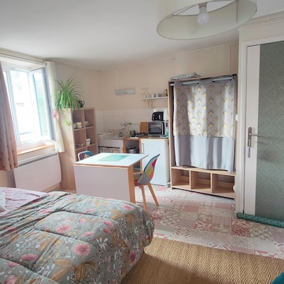 Cosy studio with river view