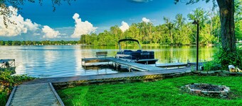 "Pier"adise on Long Lake - Lakefront Home