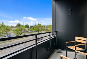 Property grounds - Art-Inspired Loft | Mountain View | Zuni Lofts (Denver)