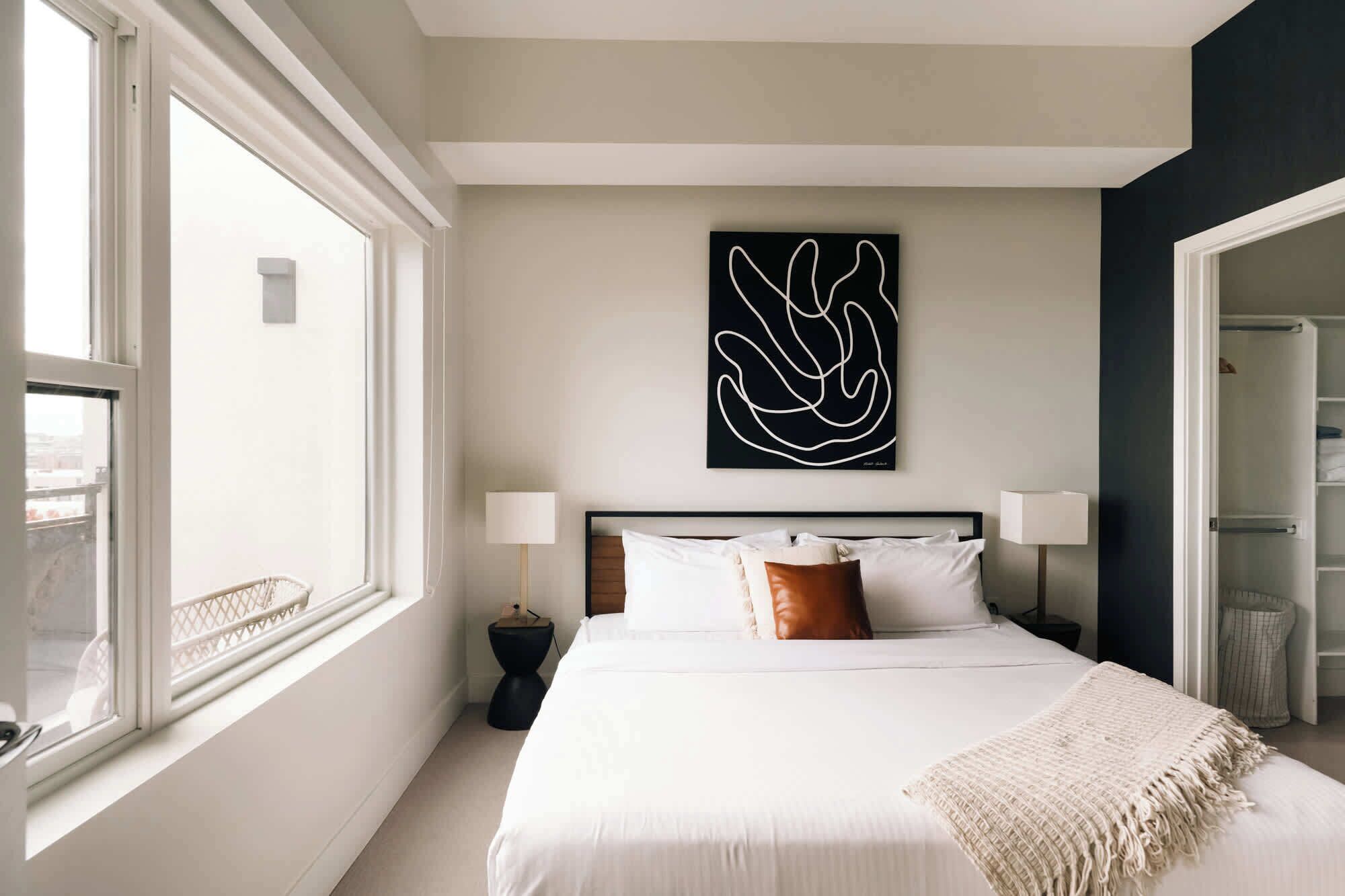 1 habitación, tabla de planchar con plancha, wifi y ropa de cama 