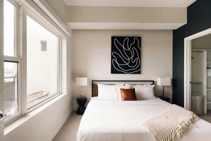 1 slaapkamer, een strijkplank/strijkijzer, wifi, beddengoed
