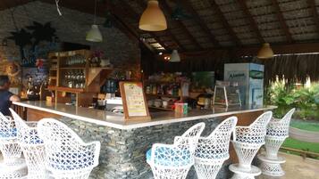 Bar (en la propiedad)