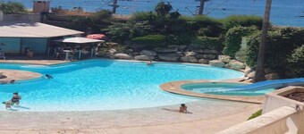 Newly renovated apartment in a beautiful, secure condominium, 5 mn walk to the sea