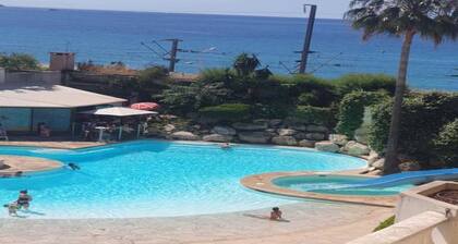 Newly renovated apartment in a beautiful,secure condominium,5 mn walk to the sea