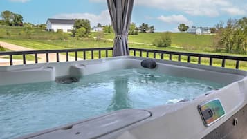 Bain à remous extérieur