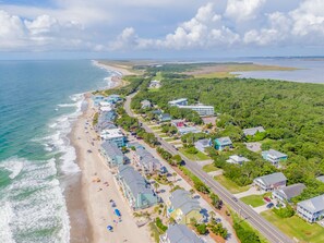 On the beach - SeaBatical | Oceanfront + Summer Community Pool! (Kure Beach)