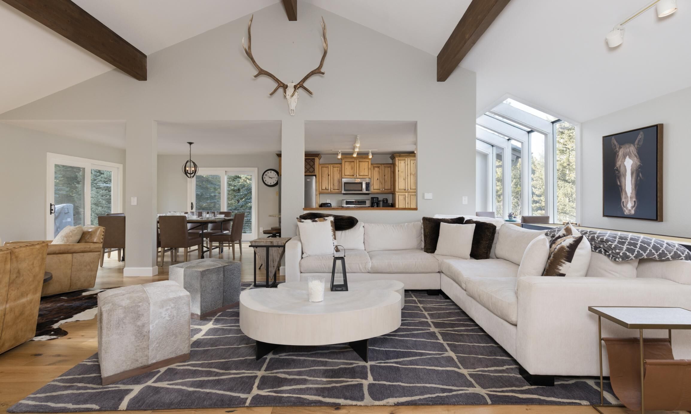 Big Sky Vacation Rentals: MDW Two Moons Lodge