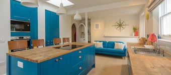 Marine House - 4 Bedrooms