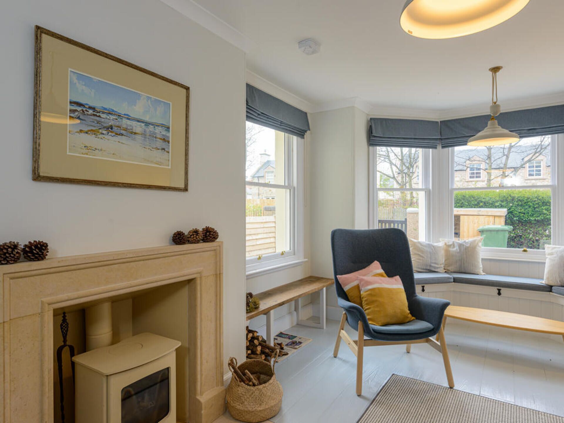 House, Multiple Beds | Living room | 30-inch TV with cable channels