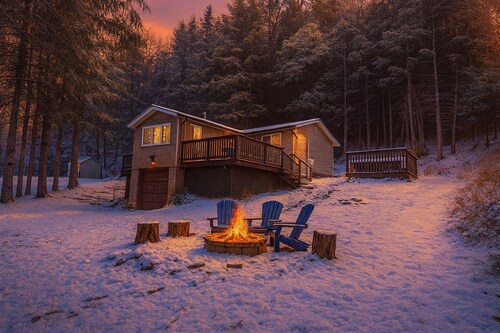 Free 50 Amp EV Charger Modern New, HotTub, A/C, Webber Grill, 2 Decks, FirePit