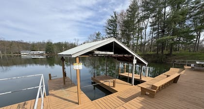 Vacation Rental Retreat on 5 Acre Lake near Athens & Hocking Hills Pet Friendly