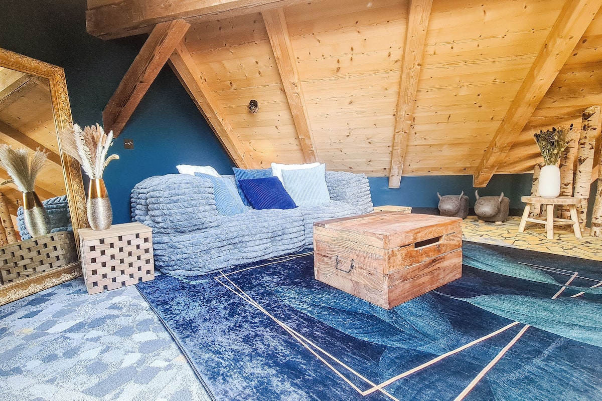 Minibar, sistema de insonorización, wifi gratis y ropa de cama